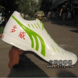 玻璃鋼多威運動跑鞋造型