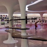 河南玻璃鋼創意展柜
