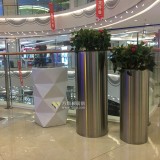 玻璃鋼創意垃圾桶與花盆成上海商場黃金搭檔