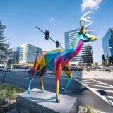 城市景觀切面鹿雕塑