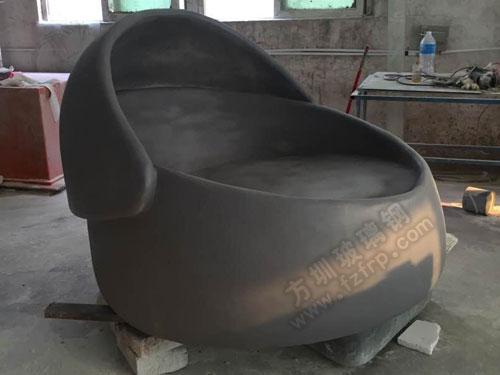 玻璃鋼躺椅經打磨后工廠圖