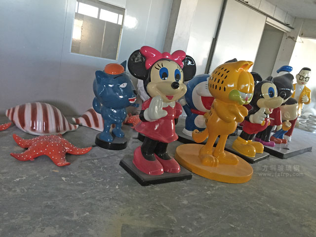 方圳玻璃鋼卡通雕塑成海南文昌社區新景觀