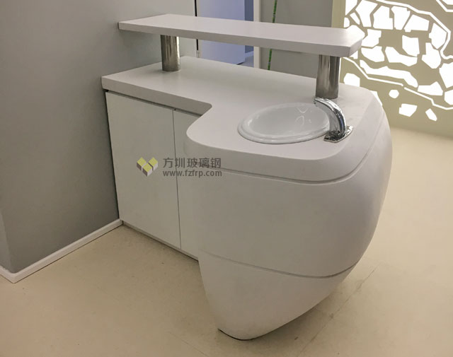玻璃鋼前臺接待臺帶水龍頭部分現場擺放圖