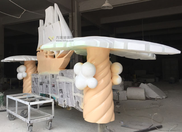 玻璃鋼帆船椰樹門頭創意造型組合極具沿海風格