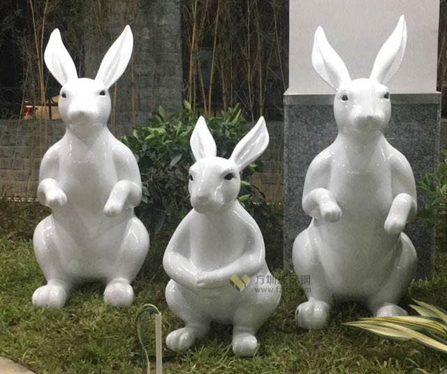 校園卡通玻璃鋼雕塑工廠生產及現場安裝圖