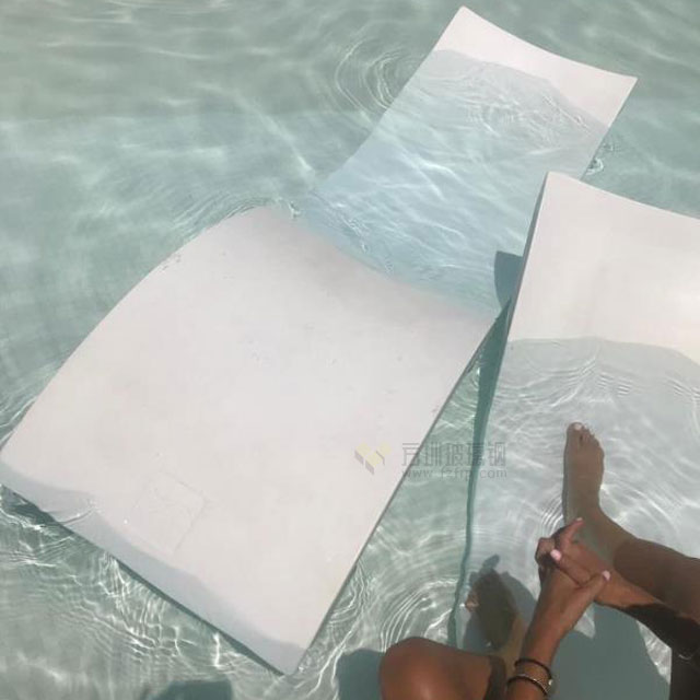 S形玻璃鋼沙灘休閑椅防腐可泡水國內外暢銷