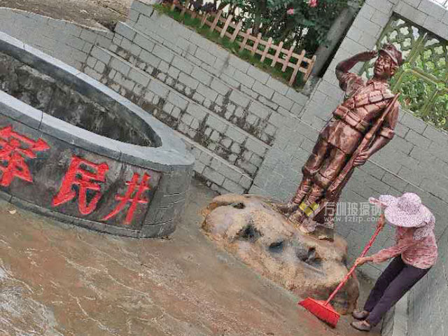 廣東平遠玻璃鋼紅軍戰士仿銅人物雕塑弘揚軍民魚水情