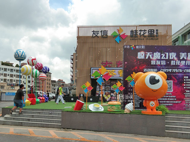 玻璃鋼雕塑裝飾深圳友信桂花里商業街戶外景觀