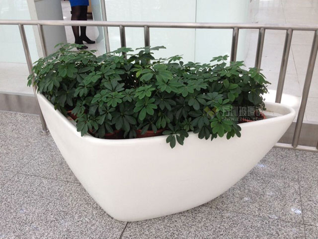 玻璃鋼三角形花盆美化河北廊坊市文化藝術中心