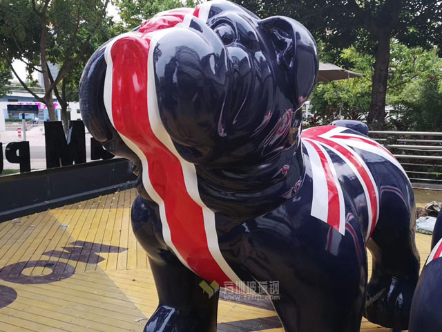 東莞商業街景觀大型玻璃鋼卡通斗牛犬雕塑