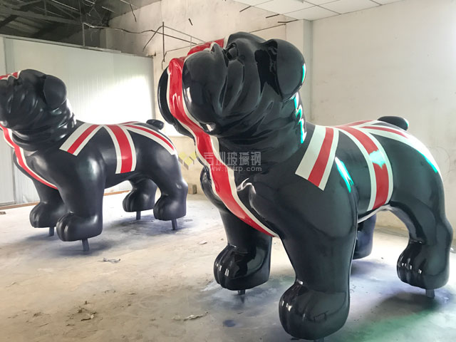東莞商業街景觀大型玻璃鋼卡通斗牛犬雕塑