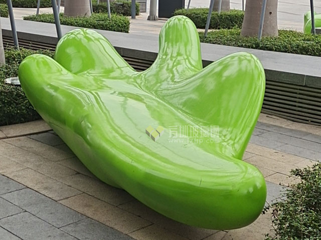 深圳歡樂海岸的景觀雕塑和創意玻璃鋼休閑座椅