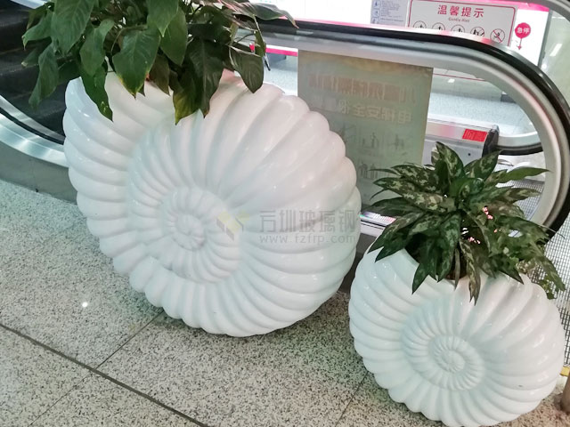 深圳北站玻璃鋼海螺花盆創意組合景觀裝飾花器