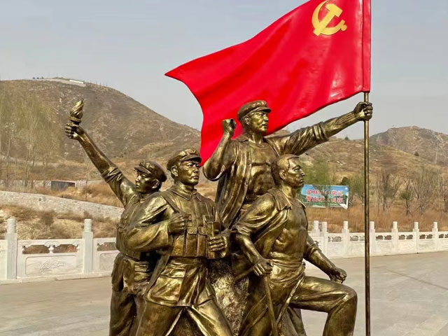 廣場玻璃鋼抗戰人物雕塑