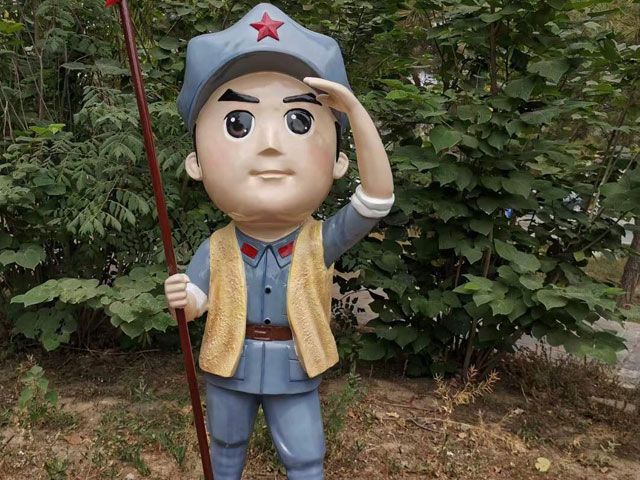 玻璃鋼卡通八路軍戰士人物雕塑造型