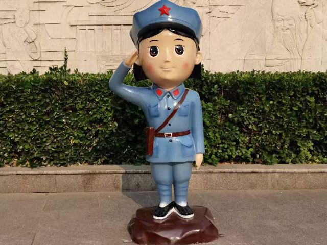 玻璃鋼卡通八路軍戰士人物雕塑造型