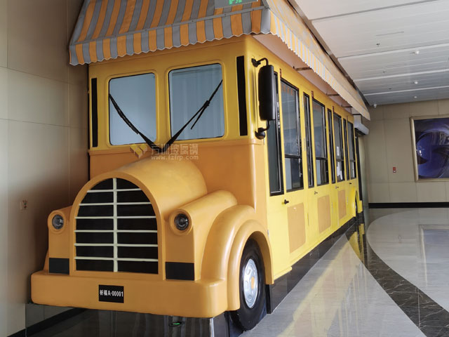 校車造型玻璃鋼售票車廣州商業綜合體特色景觀